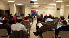 24804075331_c2452c0ff3_m